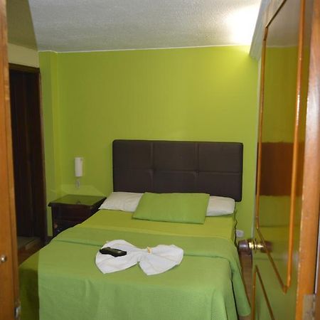 Hotel Las Palmas Fontibon โบโกตา ภายนอก รูปภาพ