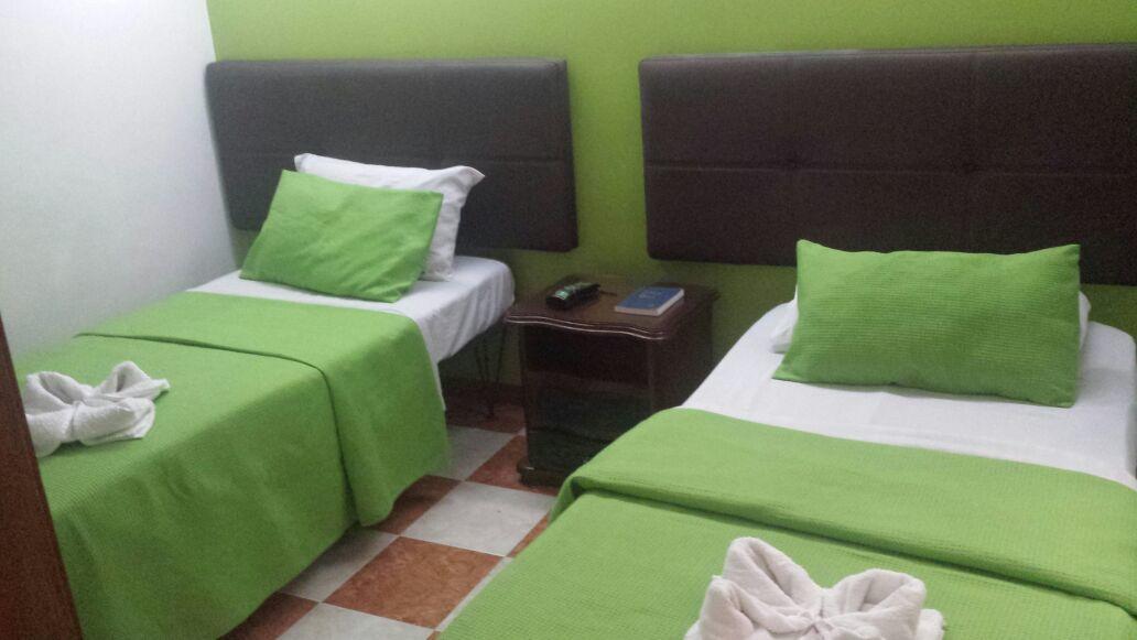 Hotel Las Palmas Fontibon โบโกตา ภายนอก รูปภาพ