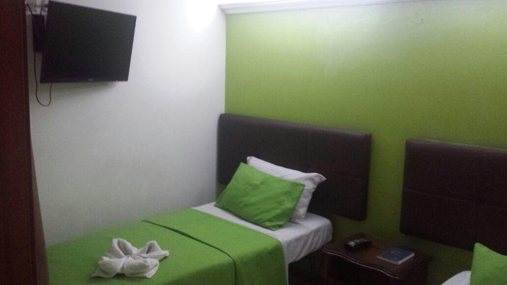 Hotel Las Palmas Fontibon โบโกตา ภายนอก รูปภาพ