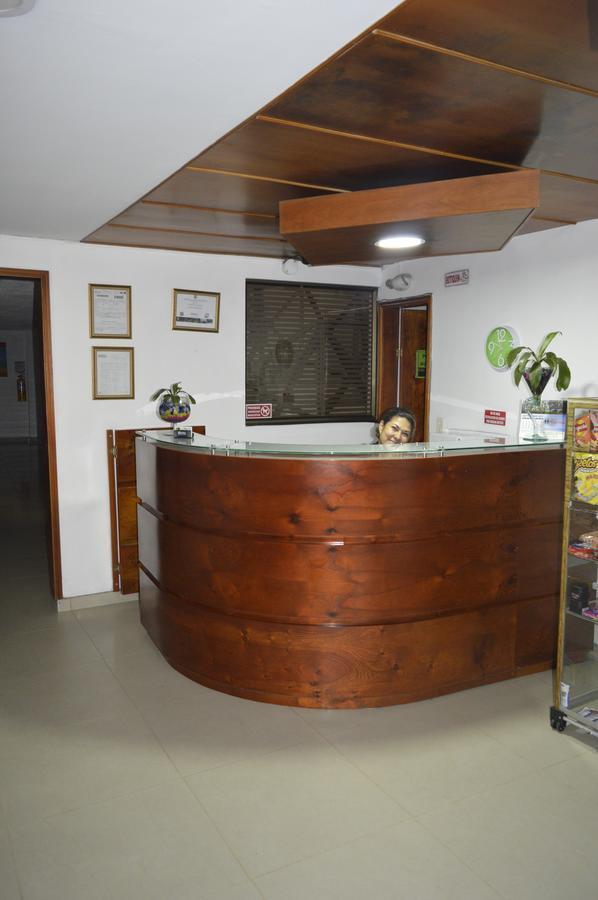 Hotel Las Palmas Fontibon โบโกตา ภายนอก รูปภาพ