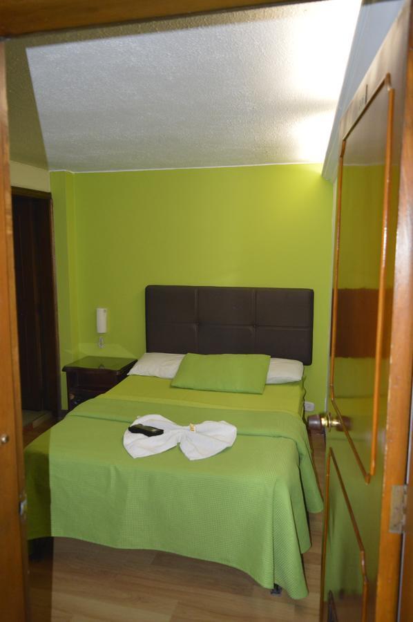 Hotel Las Palmas Fontibon โบโกตา ภายนอก รูปภาพ